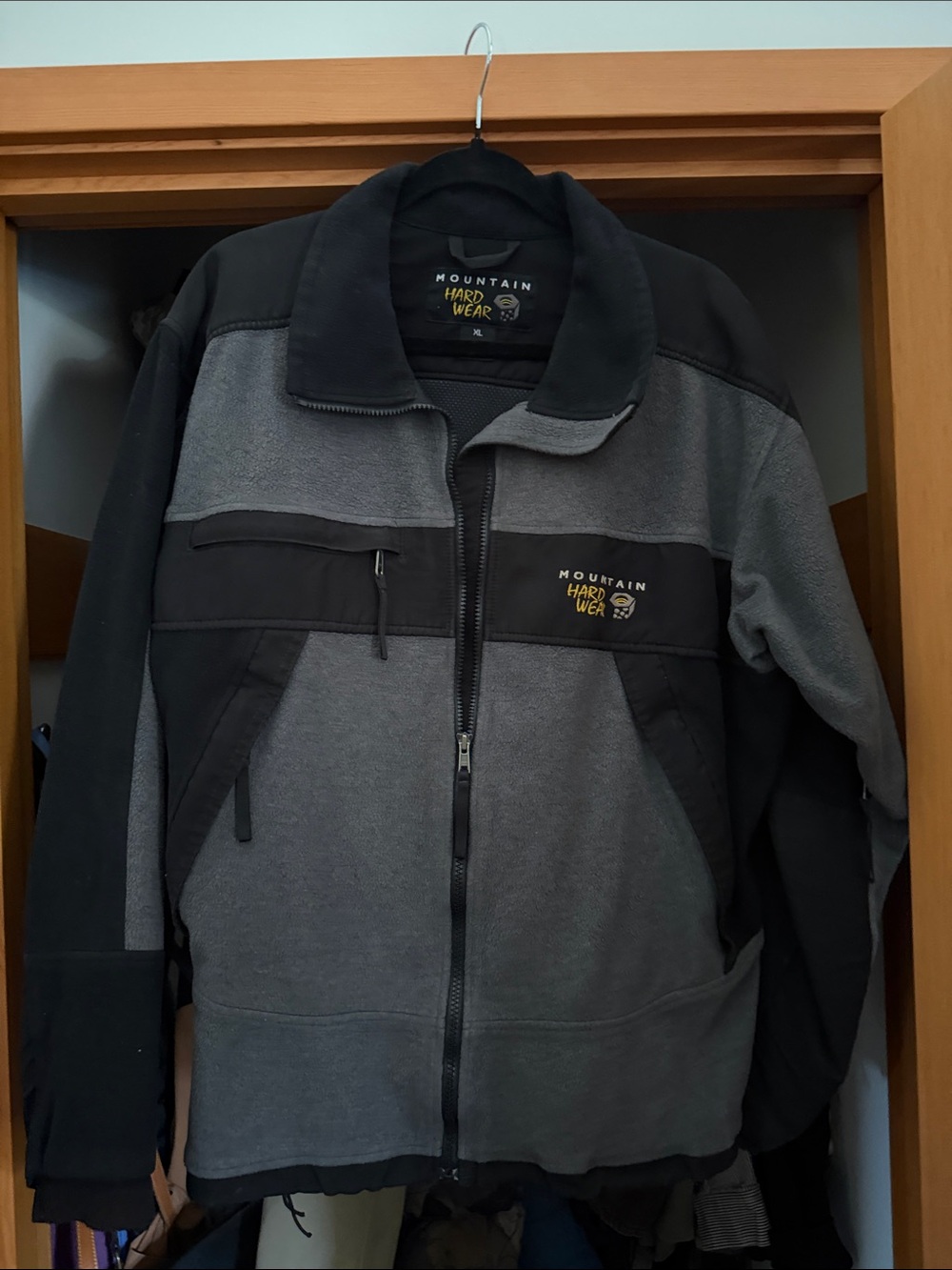 Mountain Hardwear Men's Gray and Black Full-Zip Fleece Jacket